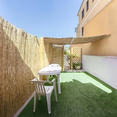 Studio Elmetto - Gioia Apartments * 프로치다